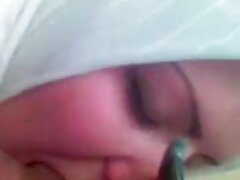 Belle brune aime sexe gratuit xxx le sexe sur le bureau
