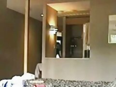 La beauté aux cheveux longs videos x gratuite Samantha Hayes fait plaisir à une MILF aux gros seins sur le canapé